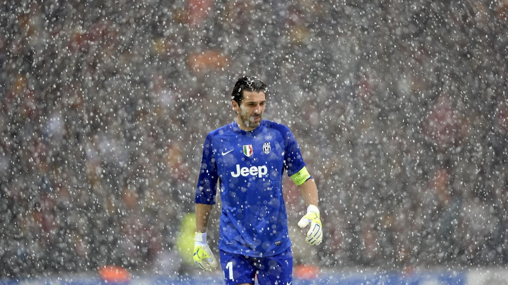 重磅转会!顶级球星与豪门俱乐部达成五年合约,新赛季剑指冠军